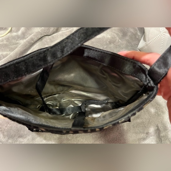 Victoria's Secret Pearl Heart Black Velvet Cutout Pattern NWT - Picture 3 of 6